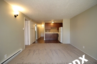 Updated Ranch Style 2 Bedroom Gresham Apartment - Steps From the Max-Line