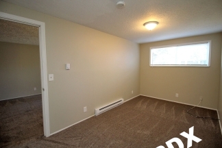 Updated Ranch Style 2 Bedroom Gresham Apartment - Steps From the Max-Line