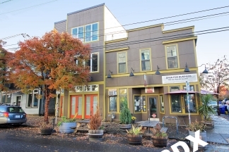 Alberta Arts 2 Bedroom Loft-Style Apartment