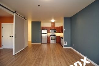 Alberta Arts 2 Bedroom Loft-Style Apartment