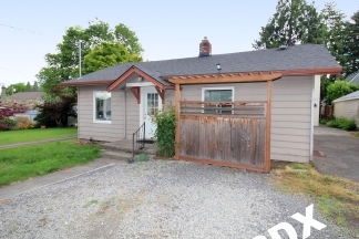Freshly Updated 2 Bedroom Parkrose Bungalow