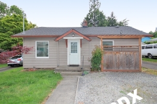 Freshly Updated 2 Bedroom Parkrose Bungalow