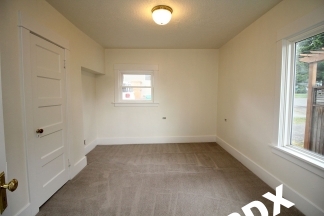 Freshly Updated 2 Bedroom Parkrose Bungalow