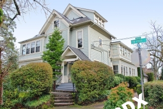 Charming One Bedroom in Historic Victorian Building – Live Among the Treetops!