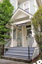 Charming One Bedroom in Historic Victorian Building – Live Among the Treetops!