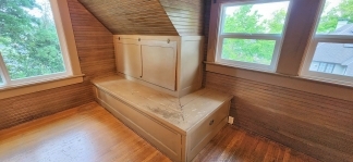Charming One Bedroom in Historic Victorian Building – Live Among the Treetops!
