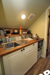 Furnished Hawthorne Blvd 1 Bedroom Artist Apt w/Flexible Lease Lengths