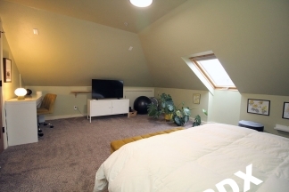 Furnished Hawthorne Blvd 1 Bedroom Artist Apt w/Flexible Lease Lengths