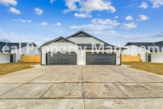 3 bedroom 2 bath Townhome  - Haysville Schools
