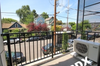 Sleek, Contemporary & Modern Living in the Heart of Sellwood!