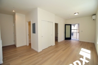 Sleek, Contemporary & Modern Living in the Heart of Sellwood!