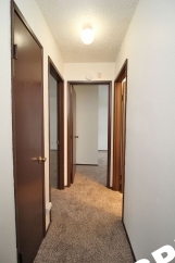 NE PDX 2 Bedroom with Fireplace & Yard in Quiet Complex!