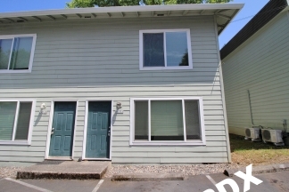 NE PDX Townhome Living – Freshly Updated 2 Bed/1.5 Bath