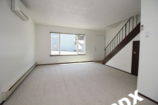 NE PDX Townhome Living – Freshly Updated 2 Bed/1.5 Bath