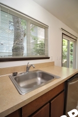 NE PDX Townhome Living – Freshly Updated 2 Bed/1.5 Bath