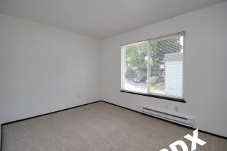 NE PDX Townhome Living – Freshly Updated 2 Bed/1.5 Bath