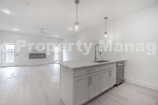 Beautiful townhome off of I St!