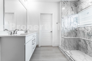 Beautiful townhome off of I St!