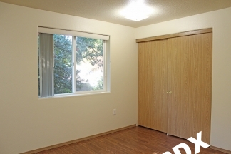 Conveniently Located 2 Bedroom Townhouse in SE Powellhurst/Gilbert