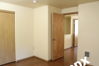 Conveniently Located 2 Bedroom Townhouse in SE Powellhurst/Gilbert
