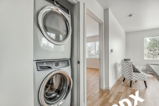 1 Bedroom Top Floor Apartment - Close to Max and Mississippi Ave.