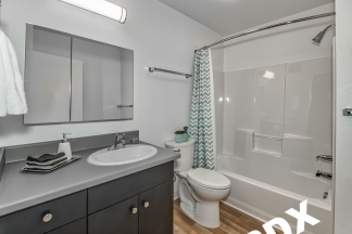 1 Bedroom Top Floor Apartment - Close to Max and Mississippi Ave.