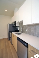 Top Floor Contemporary 1 Bedroom Apartment - SW Portland