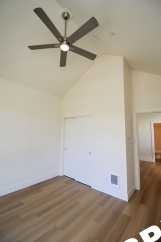 Top Floor Contemporary 1 Bedroom Apartment - SW Portland