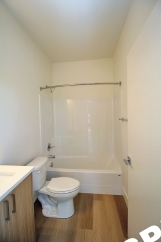 Top Floor Contemporary 1 Bedroom Apartment - SW Portland