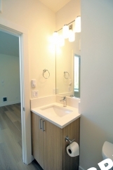 Top Floor Contemporary 1 Bedroom Apartment - SW Portland