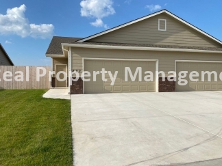 3 Bedroom 2 bath Duplex in Maize