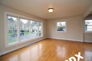 Woodlawn Wonder!  Fab Mid-Century Ranch close to NE Dekum Shopping, Dining