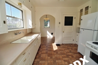Adorable 2 Bedroom Bungalow In Popular Roseway Neighborhood
