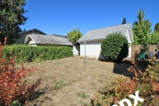 Adorable 2 Bedroom Bungalow In Popular Roseway Neighborhood