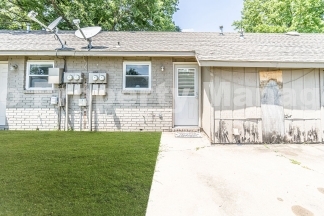 Newly Renovated Quad Plex in Rogers!