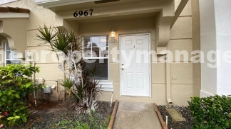 Charming 2-Bed with 2.5 Baths in Lake Worth
