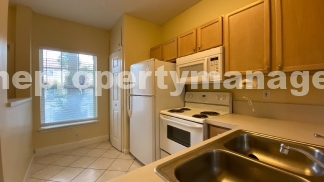 Charming 2-Bed with 2.5 Baths in Lake Worth