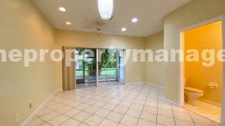 Charming 2-Bed with 2.5 Baths in Lake Worth