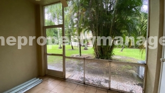 Charming 2-Bed with 2.5 Baths in Lake Worth