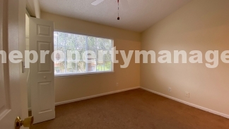 Charming 2-Bed with 2.5 Baths in Lake Worth