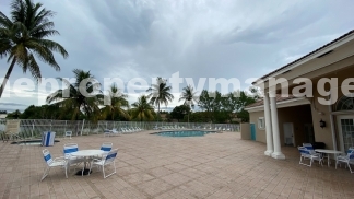 Charming 2-Bed with 2.5 Baths in Lake Worth