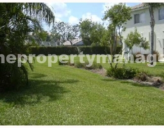 Charming 2-Bed with 2.5 Baths in Lake Worth