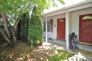 2 bed, 1.5 bath Mill Park charmer in super convenient location!