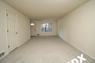 2 bed, 1.5 bath Mill Park charmer in super convenient location!