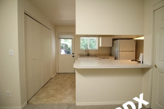 2 bed, 1.5 bath Mill Park charmer in super convenient location!