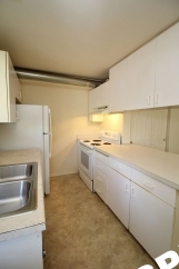 2 bed, 1.5 bath Mill Park charmer in super convenient location!