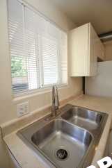 2 bed, 1.5 bath Mill Park charmer in super convenient location!
