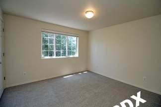2 bed, 1.5 bath Mill Park charmer in super convenient location!