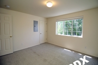 2 bed, 1.5 bath Mill Park charmer in super convenient location!