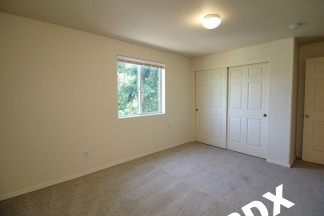 2 bed, 1.5 bath Mill Park charmer in super convenient location!